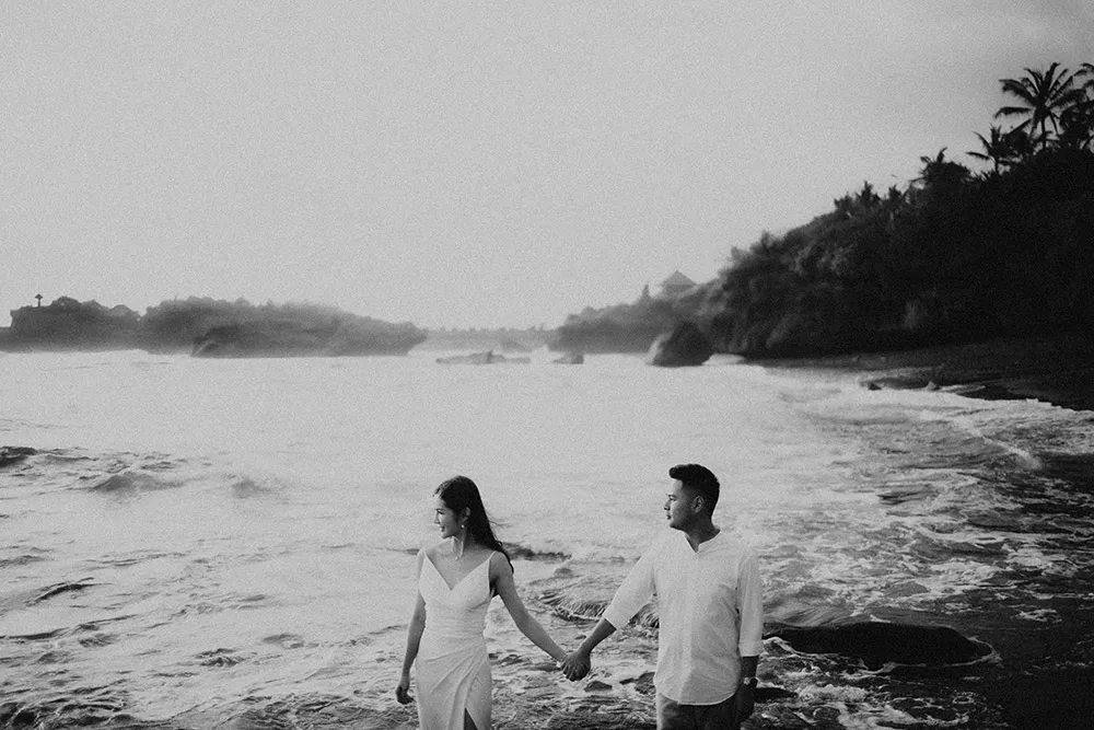 Photo by Louis Gan Photography. theweddingnotebook.com