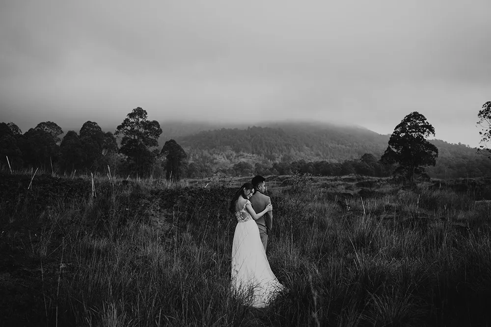 Photo by Louis Gan Photography. theweddingnotebook.com