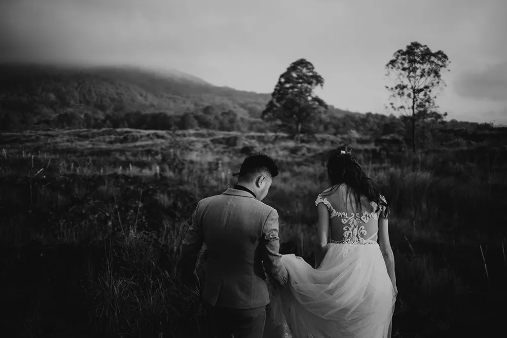 Photo by Louis Gan Photography. theweddingnotebook.com