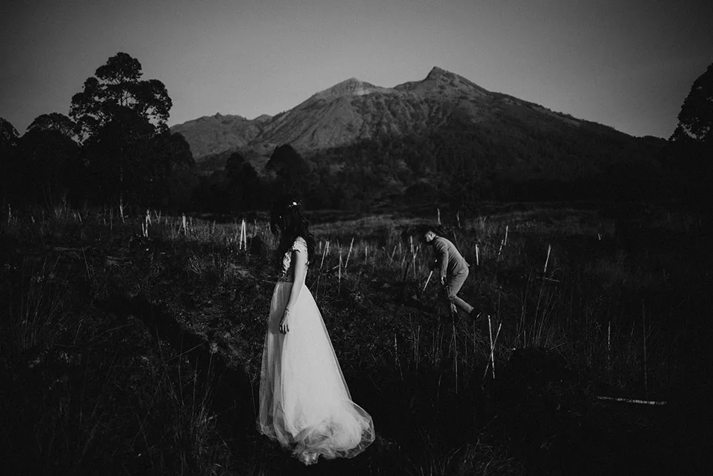 Photo by Louis Gan Photography. theweddingnotebook.com