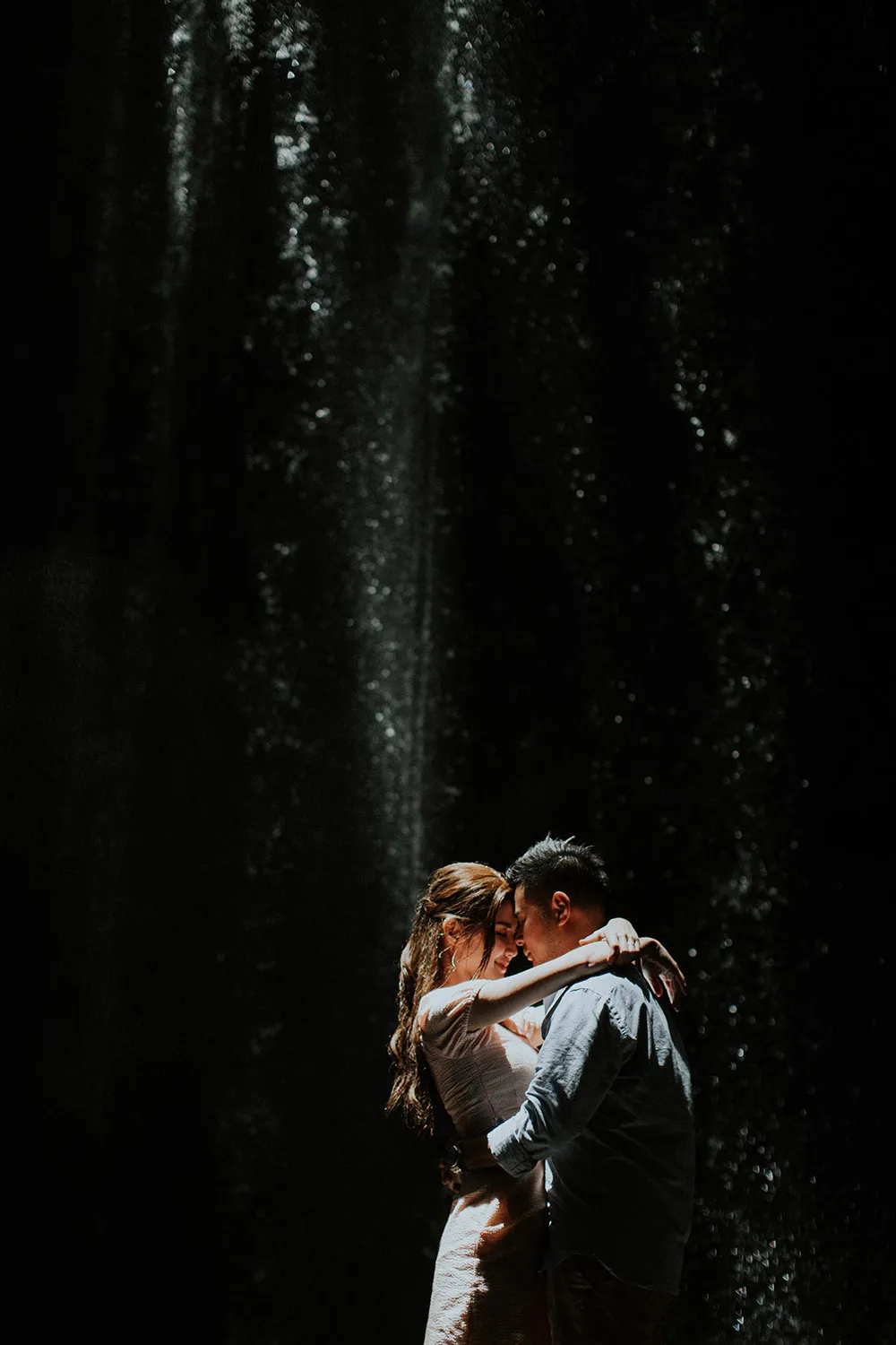 Photo by Louis Gan Photography. theweddingnotebook.com