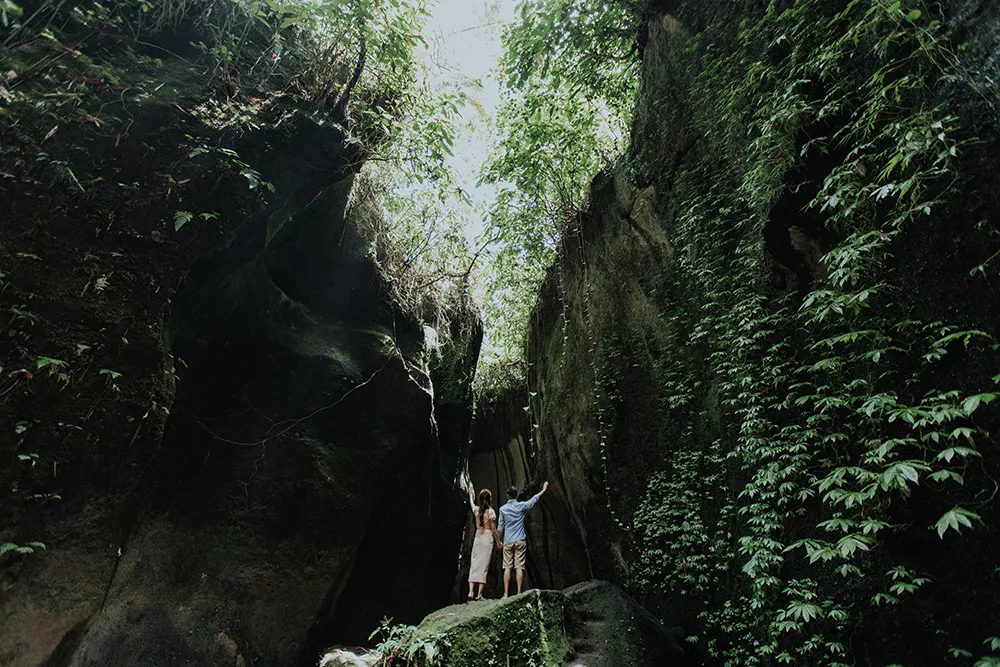 Photo by Louis Gan Photography. theweddingnotebook.com