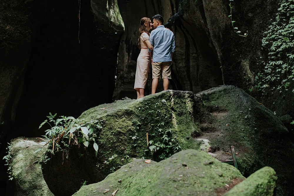 Photo by Louis Gan Photography. theweddingnotebook.com