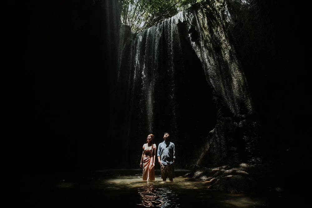 Photo by Louis Gan Photography. theweddingnotebook.com