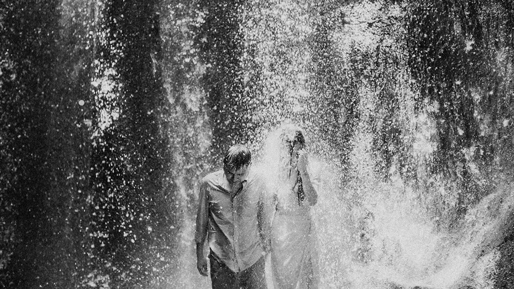 Photo by Louis Gan Photography. theweddingnotebook.com