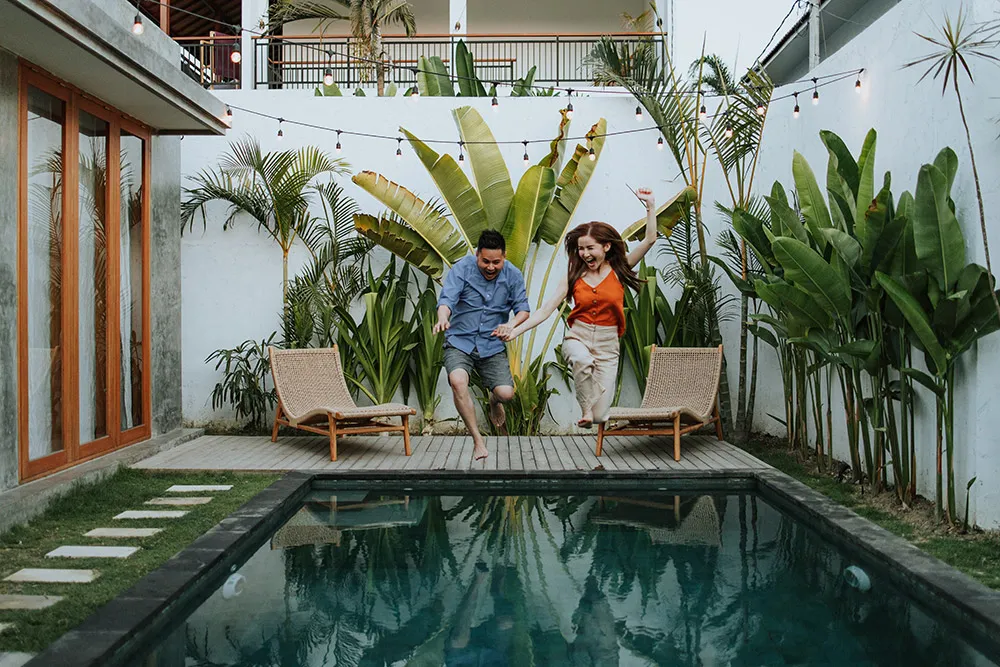 Photo by Louis Gan Photography. theweddingnotebook.com