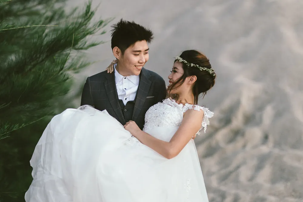 Daphne Ng Photography. theweddingnotebook.com