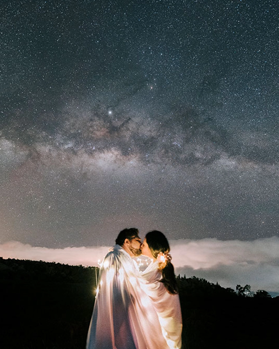 Bridal Portraits Beneath A Nightsky Full of Stars at Kundasang, Sabah