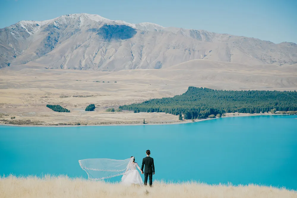 Photo by Nicholas Yuen Photography. theweddingnotebook.com