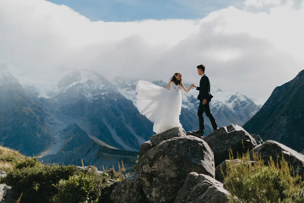 Photo by Nicholas Yuen Photography. theweddingnotebook.com