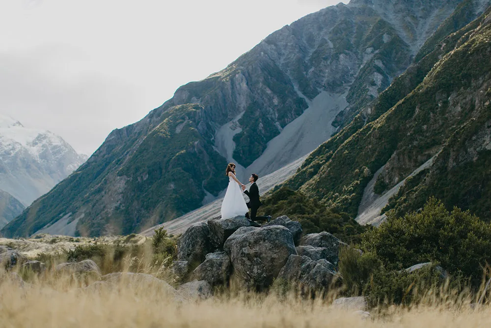 Photo by Nicholas Yuen Photography. theweddingnotebook.com