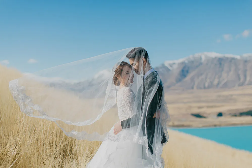 Photo by Nicholas Yuen Photography. theweddingnotebook.com