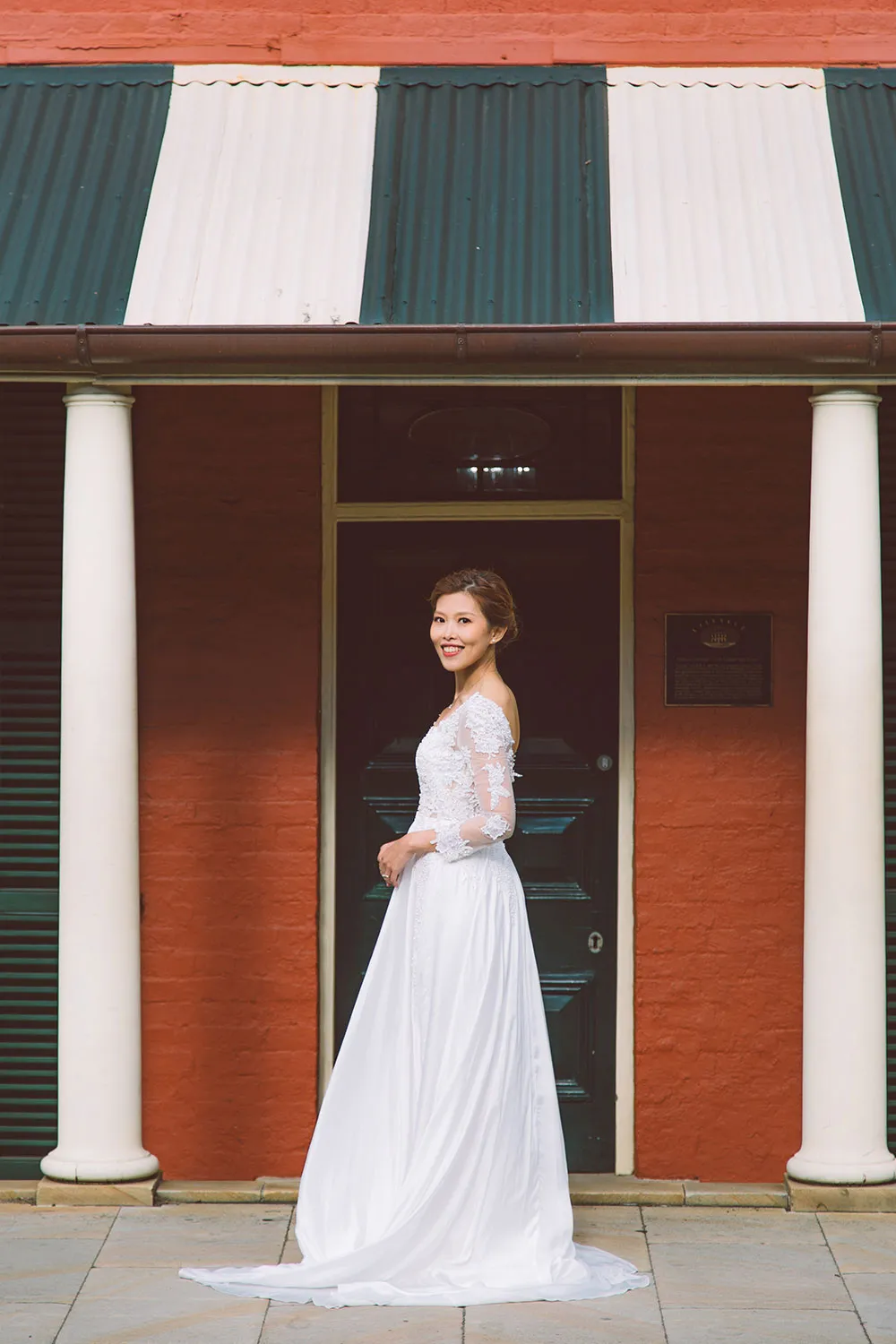 Photo by Wedding Gallery Studio. theweddingnotebook.com