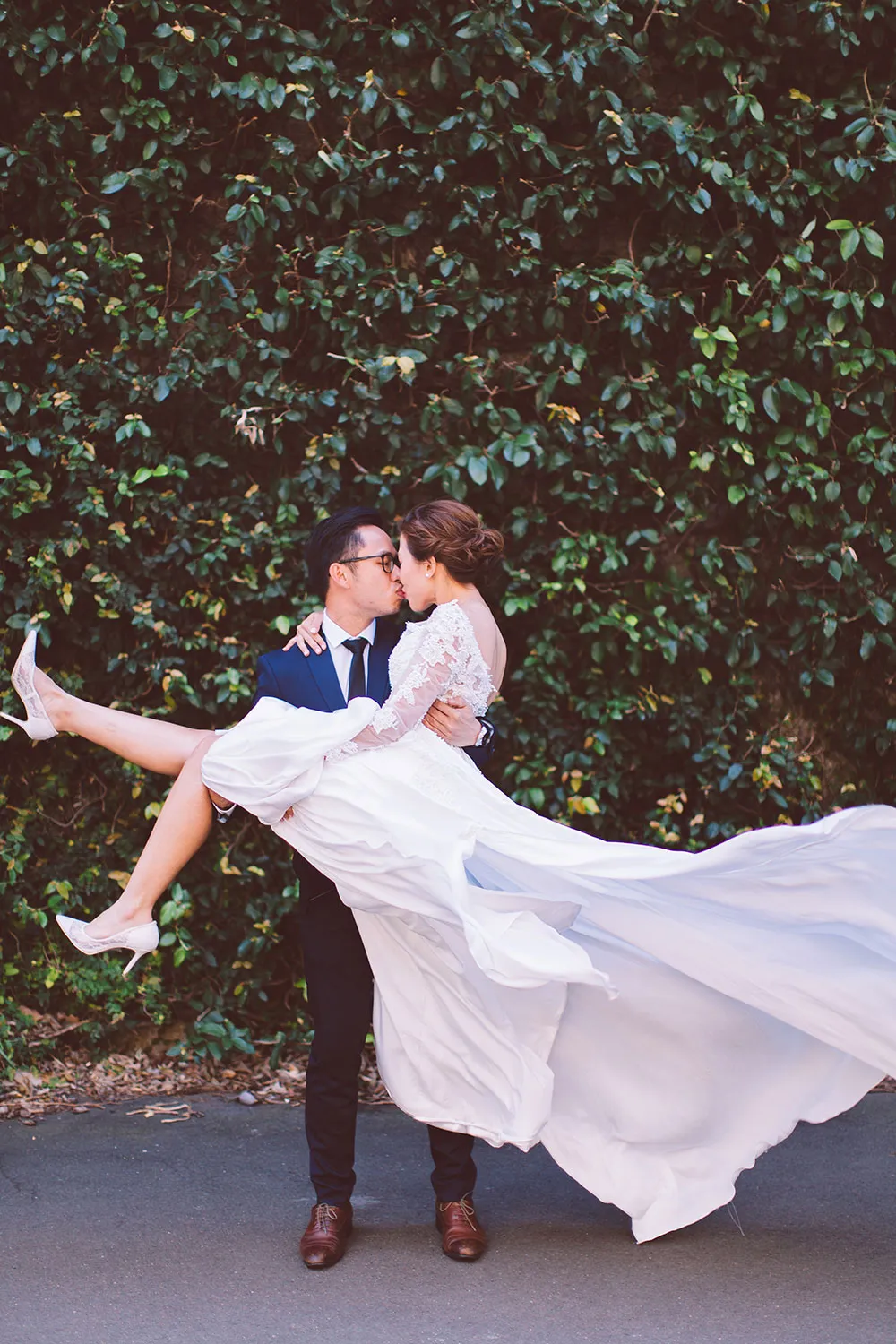 Photo by Wedding Gallery Studio. theweddingnotebook.com