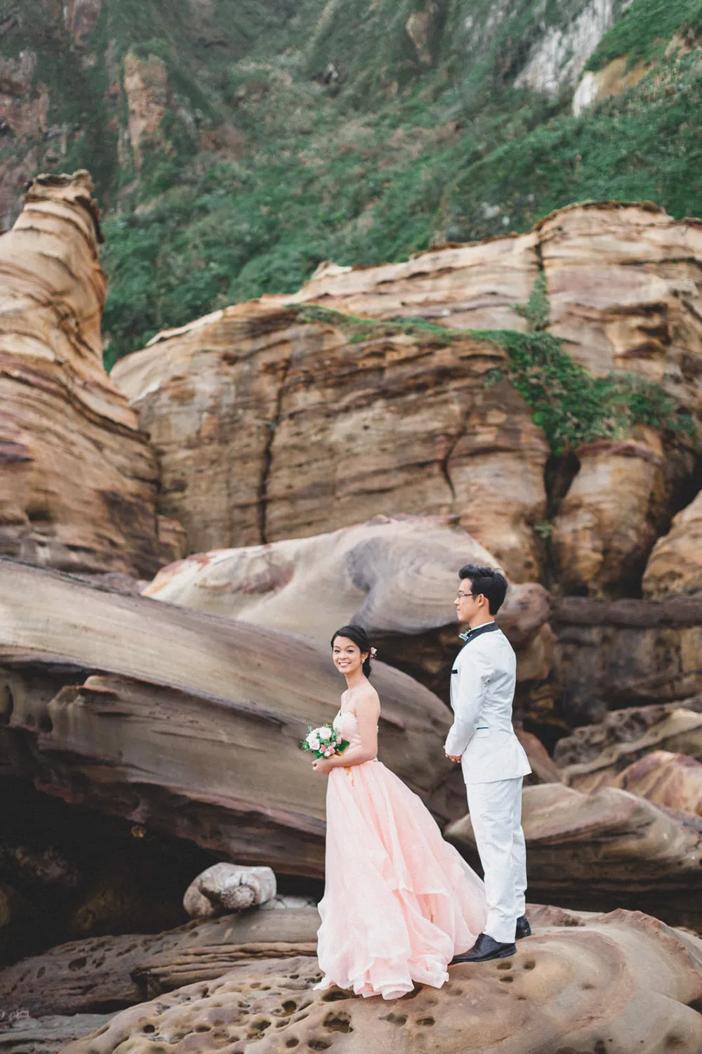 Photo by Alex Goh Photography. theweddingnotebook.com