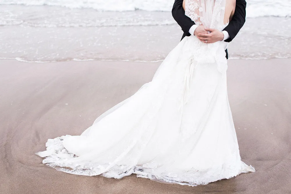 Photo by Alex Goh Photography. theweddingnotebook.com