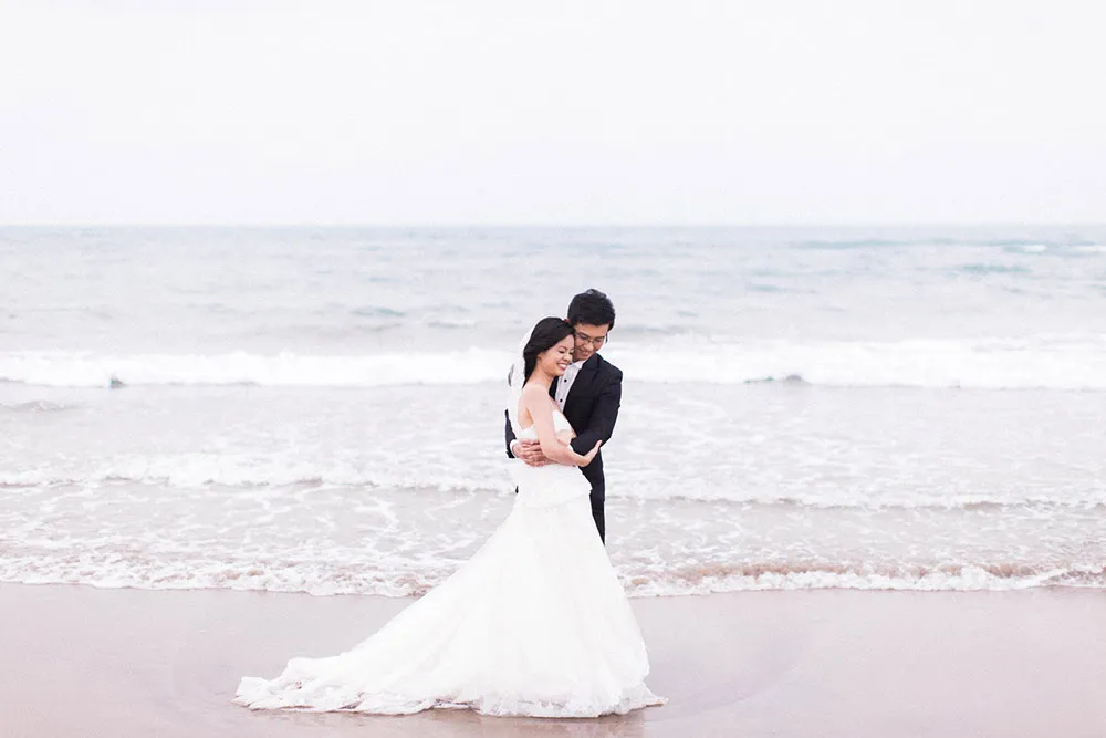 Photo by Alex Goh Photography. theweddingnotebook.com