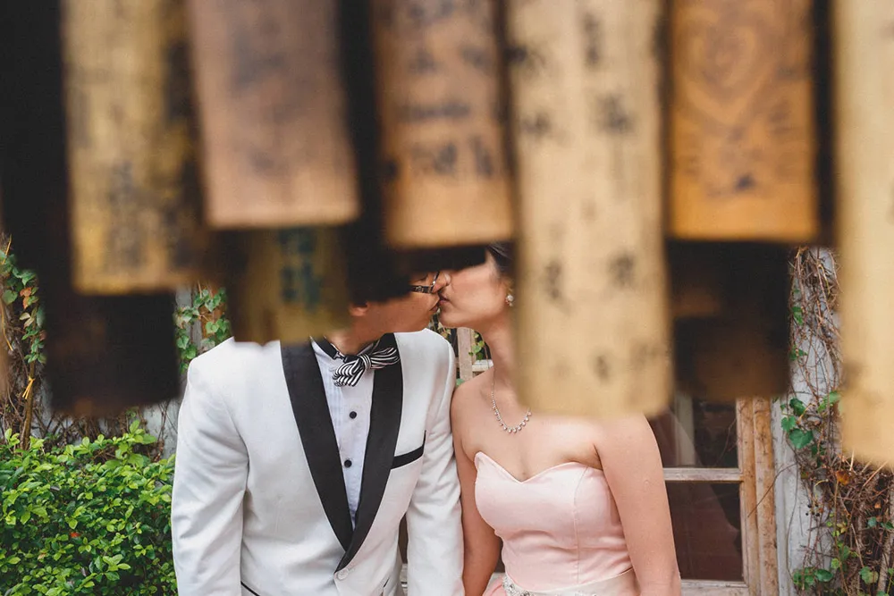 Photo by Alex Goh Photography. theweddingnotebook.com