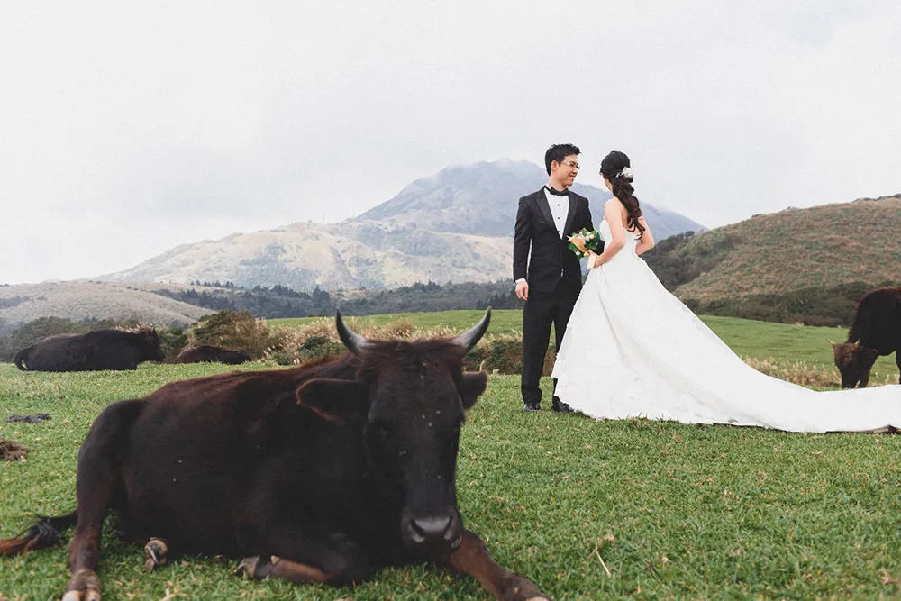 Photo by Alex Goh Photography. theweddingnotebook.com