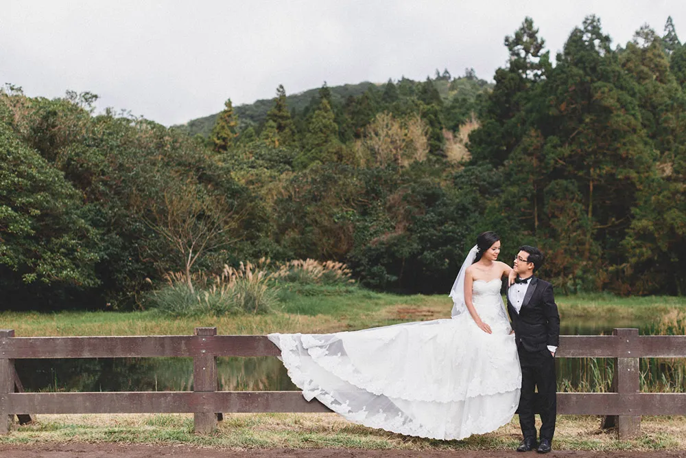 Photo by Alex Goh Photography. theweddingnotebook.com