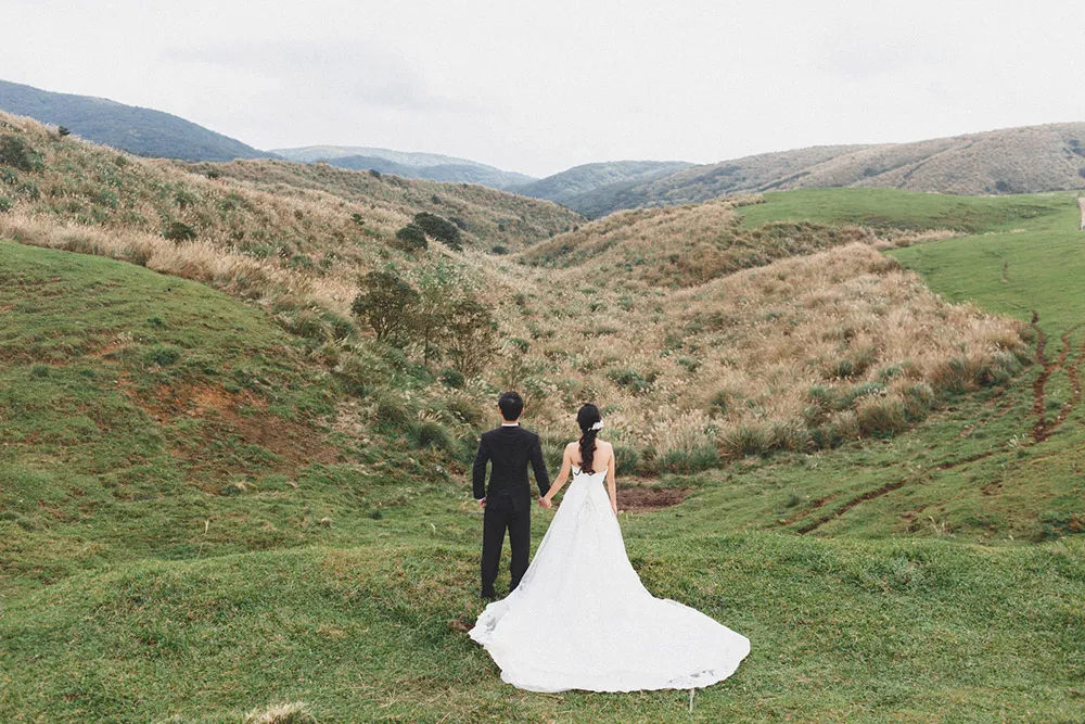 Photo by Alex Goh Photography. theweddingnotebook.com