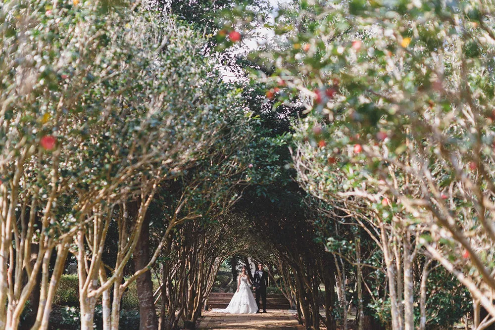 Photo by Alex Goh Photography. theweddingnotebook.com