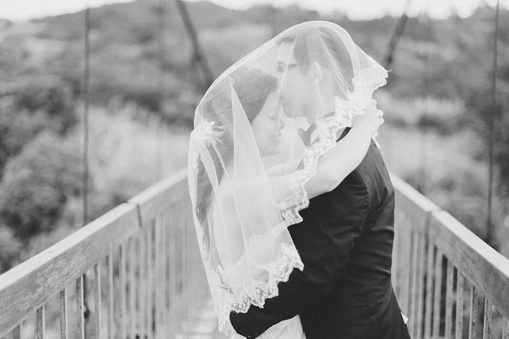 Photo by Alex Goh Photography. theweddingnotebook.com