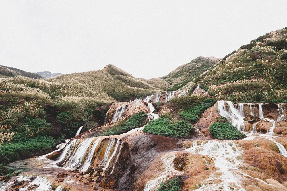 Photo by Alex Goh Photography. theweddingnotebook.com