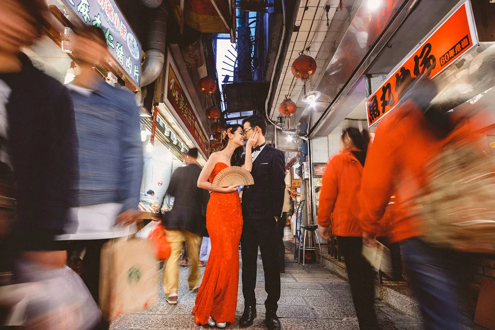 Photo by Alex Goh Photography. theweddingnotebook.com