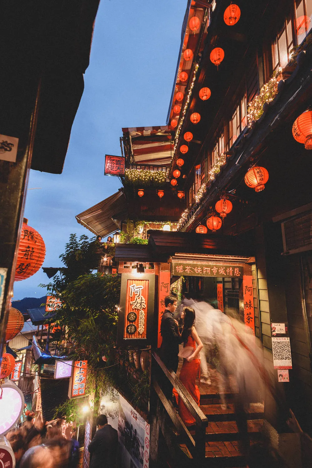 Photo by Alex Goh Photography. theweddingnotebook.com