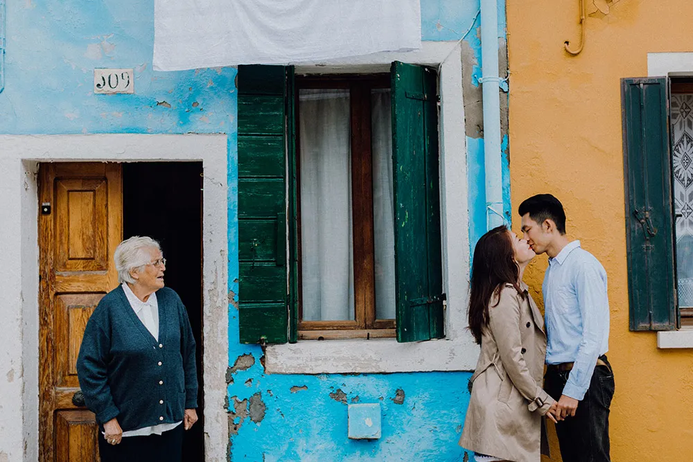 Photo by Jackie Yong Photography. theweddingnotebook.com