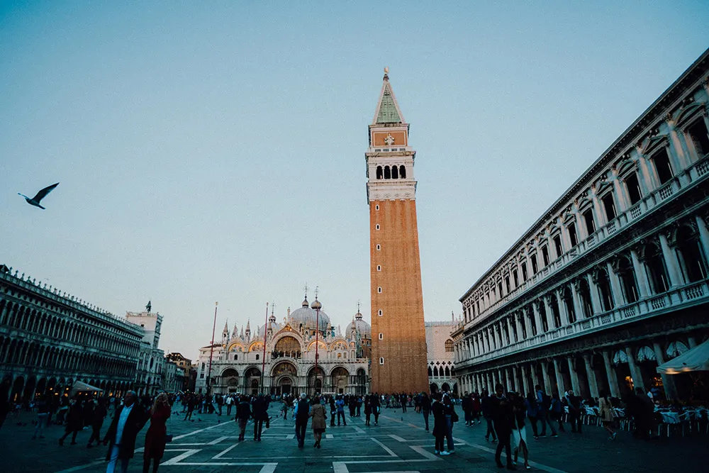 Photo by Jackie Yong Photography. theweddingnotebook.com