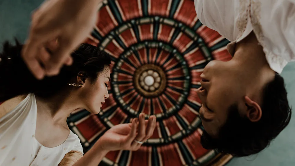 Photo by Sanren Studio. tp://theweddingnotebook.com