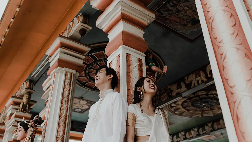 Photo by Sanren Studio. tp://theweddingnotebook.com