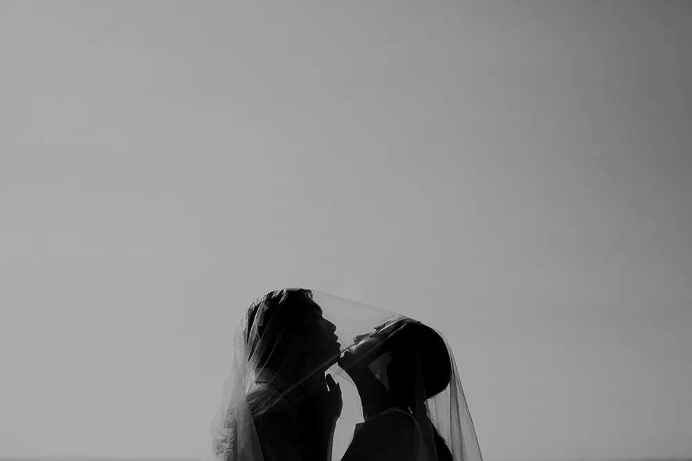 Photo by Sanren Studio. tp://theweddingnotebook.com