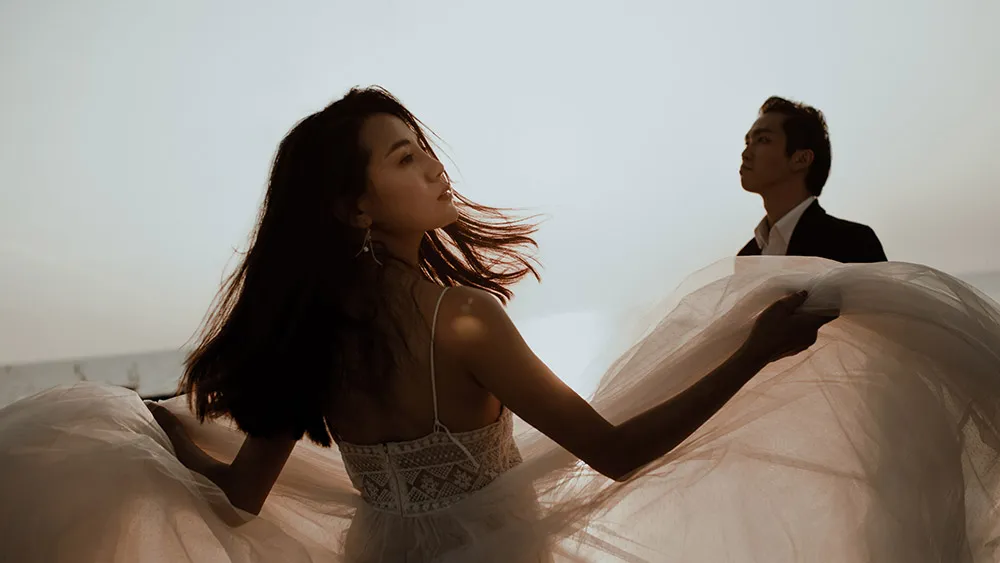 Photo by Sanren Studio. tp://theweddingnotebook.com