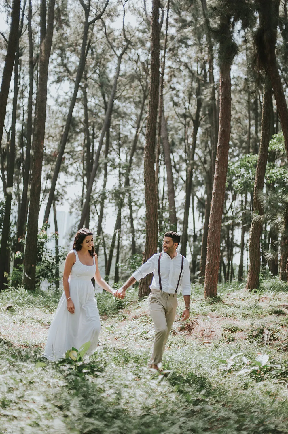 Photo by Munkeat Photography. theweddingnotebook.com