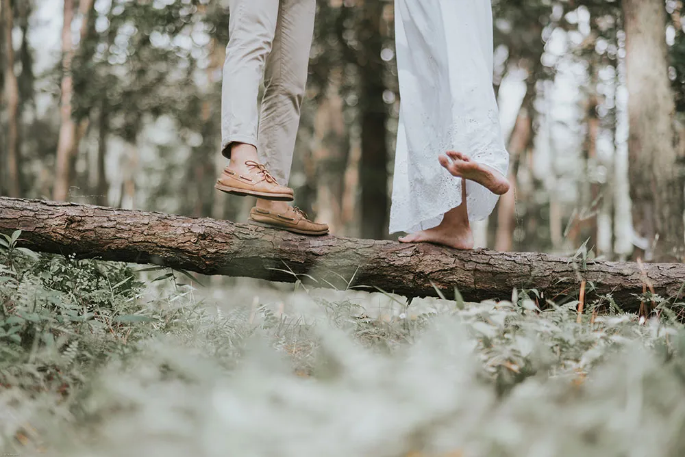 Photo by Munkeat Photography. theweddingnotebook.com