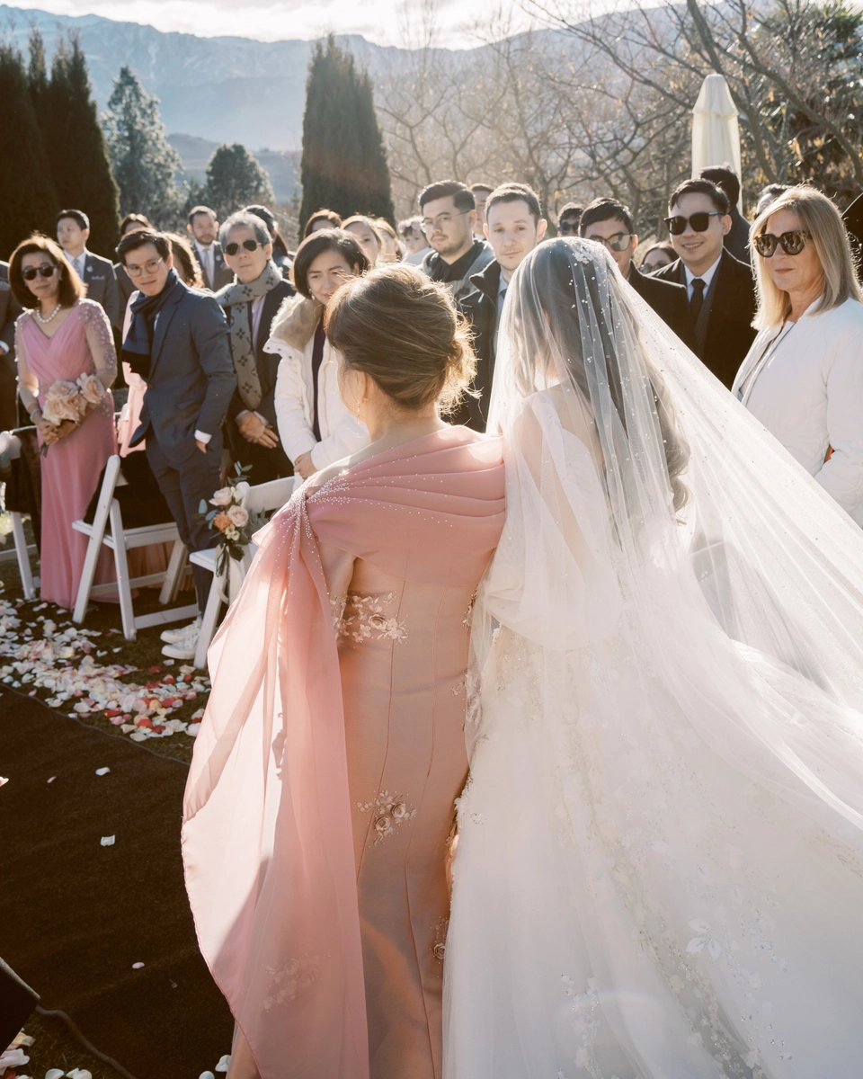 Capture the Magic: Must-Have Wedding Photos You Can’t Miss!