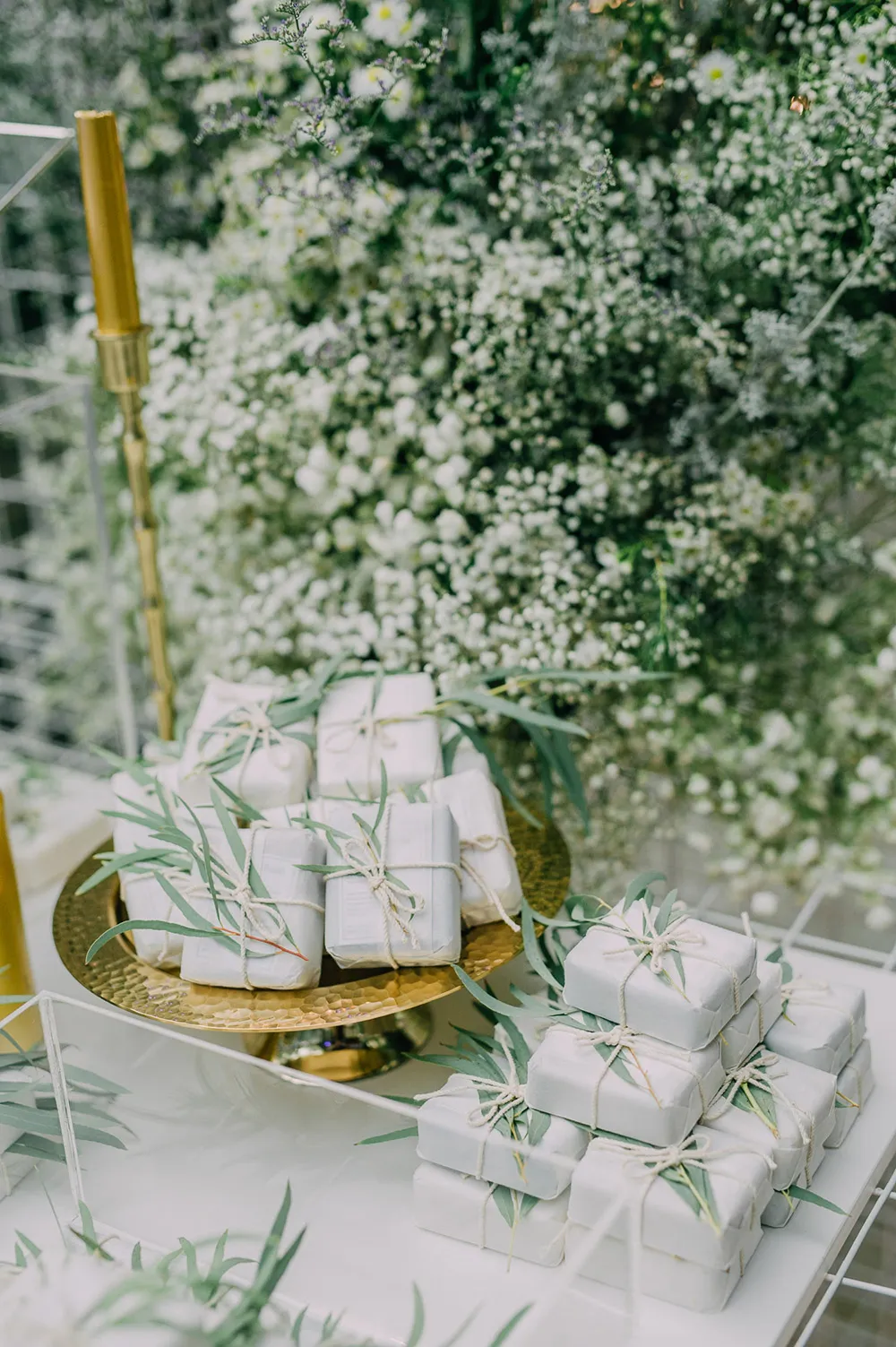 Photo by Daren Chong Photography. theweddingnotebook.com