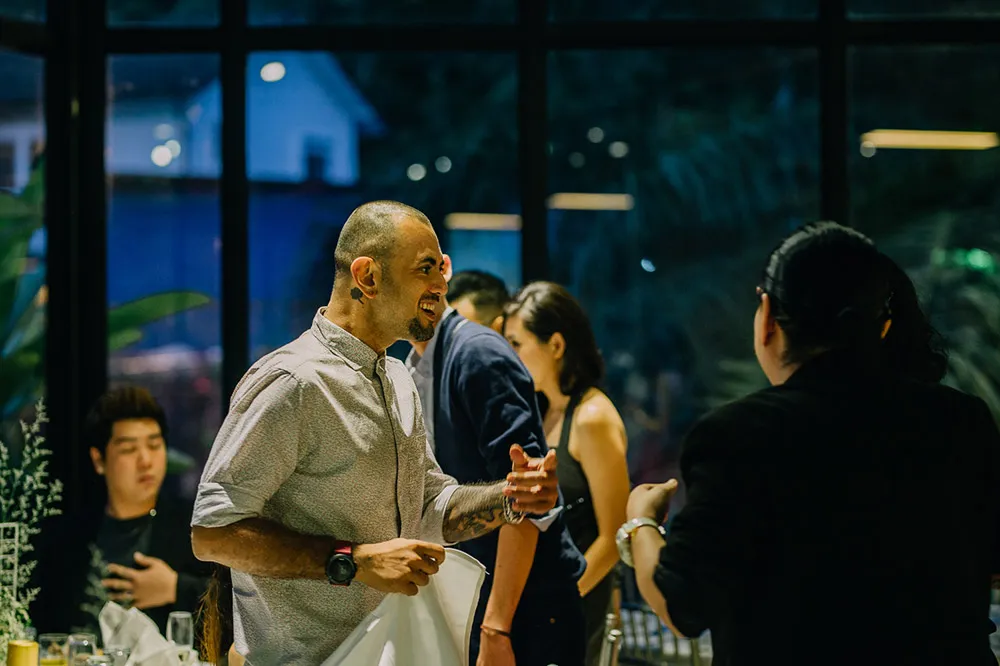 Photo by Daren Chong Photography. theweddingnotebook.com