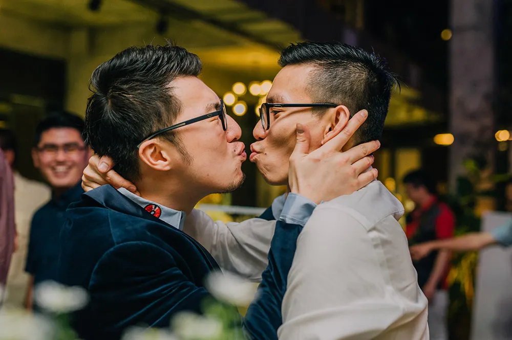 Photo by Daren Chong Photography. theweddingnotebook.com