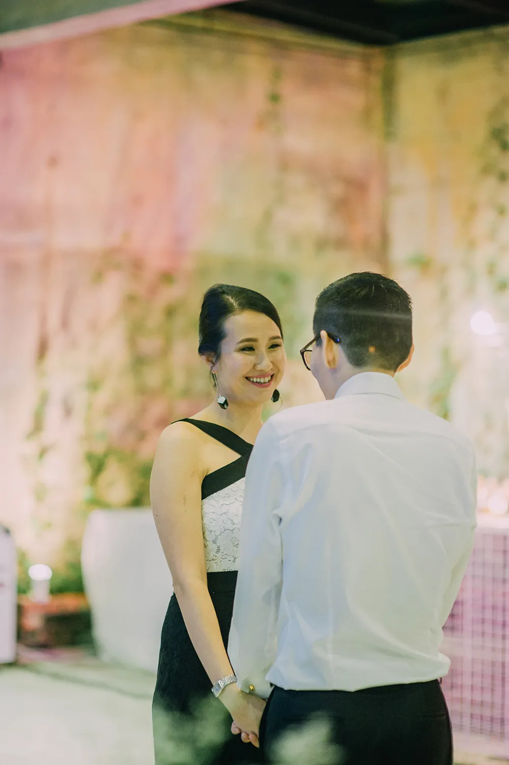 Photo by Daren Chong Photography. theweddingnotebook.com