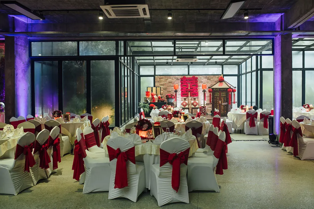 Photo by Funkydali. theweddingnotebook.com