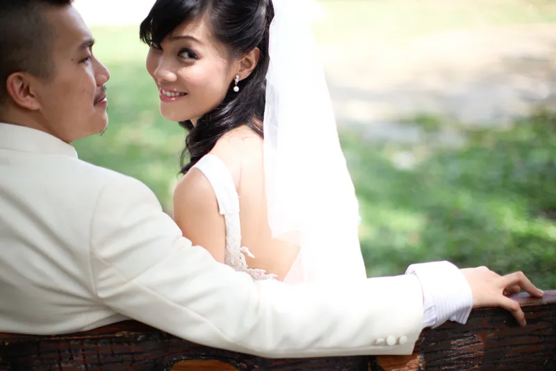 colourful themed wedding dress. Anna Rina Photography