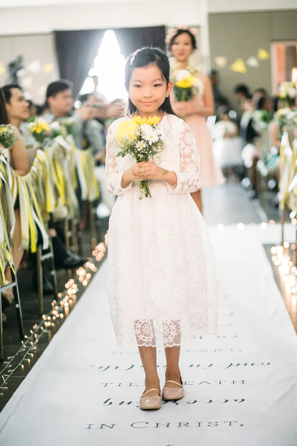 Photo by Hellojanelee Photography. theweddingnotebook.com