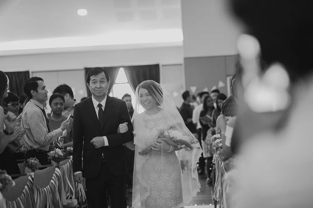 Photo by Hellojanelee Photography. theweddingnotebook.com