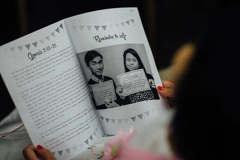 Photo by Hellojanelee Photography. theweddingnotebook.com