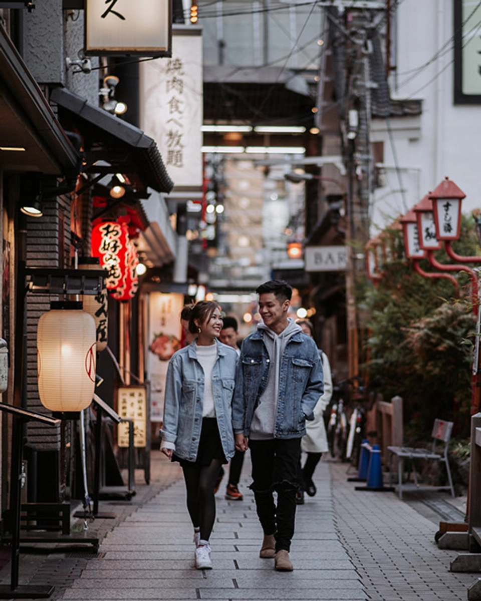Comfortable in Denim Bridal Portraits Taken in Osaka and Kyoto, Japan
