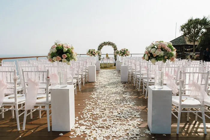 Photo by Snap Story Pictures. theweddingnotebook.com